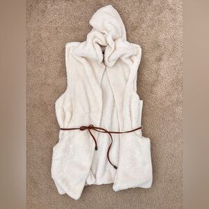 Love Tree Plush Hooded Vest in Cream